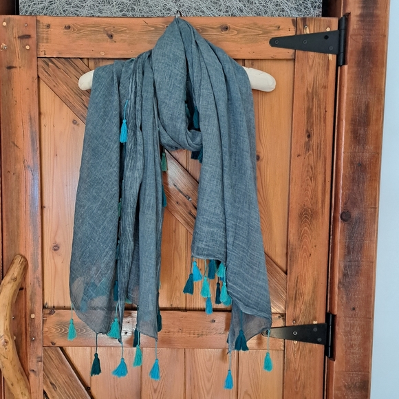 Indaba Scarf with Tassels - Picture 2 of 9